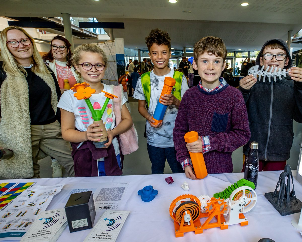 AngliaRuskin's tweet photo. The Chelmsford Science Festival is back for its second year from 18 – 24 October 2023! Keep your eyes peeled as the highly anticipated event programme will launch soon.

Register online to find out how to book your free tickets!

https://t.co/SreOGm2eEQ

#ChelmSciFest https://t.co/s5YWfb2wKj
