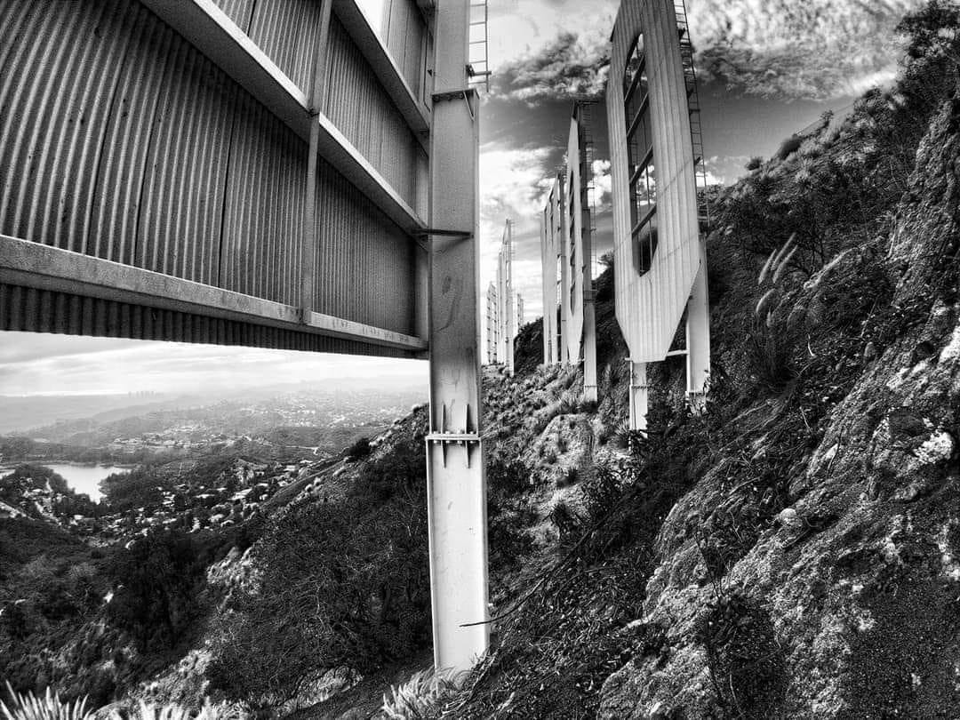 TurnbullMartin's tweet photo. My focus has always been vintage photos of Los Angeles, usually up to the late 1950s but y'day I came across this extraordinary photos of the Hollywood sign. Taken by Ted VanCleave in 2015, it gives us a rare opportunity to experience the iconic sign close up. #LosAngelesHistory https://t.co/639njIf250