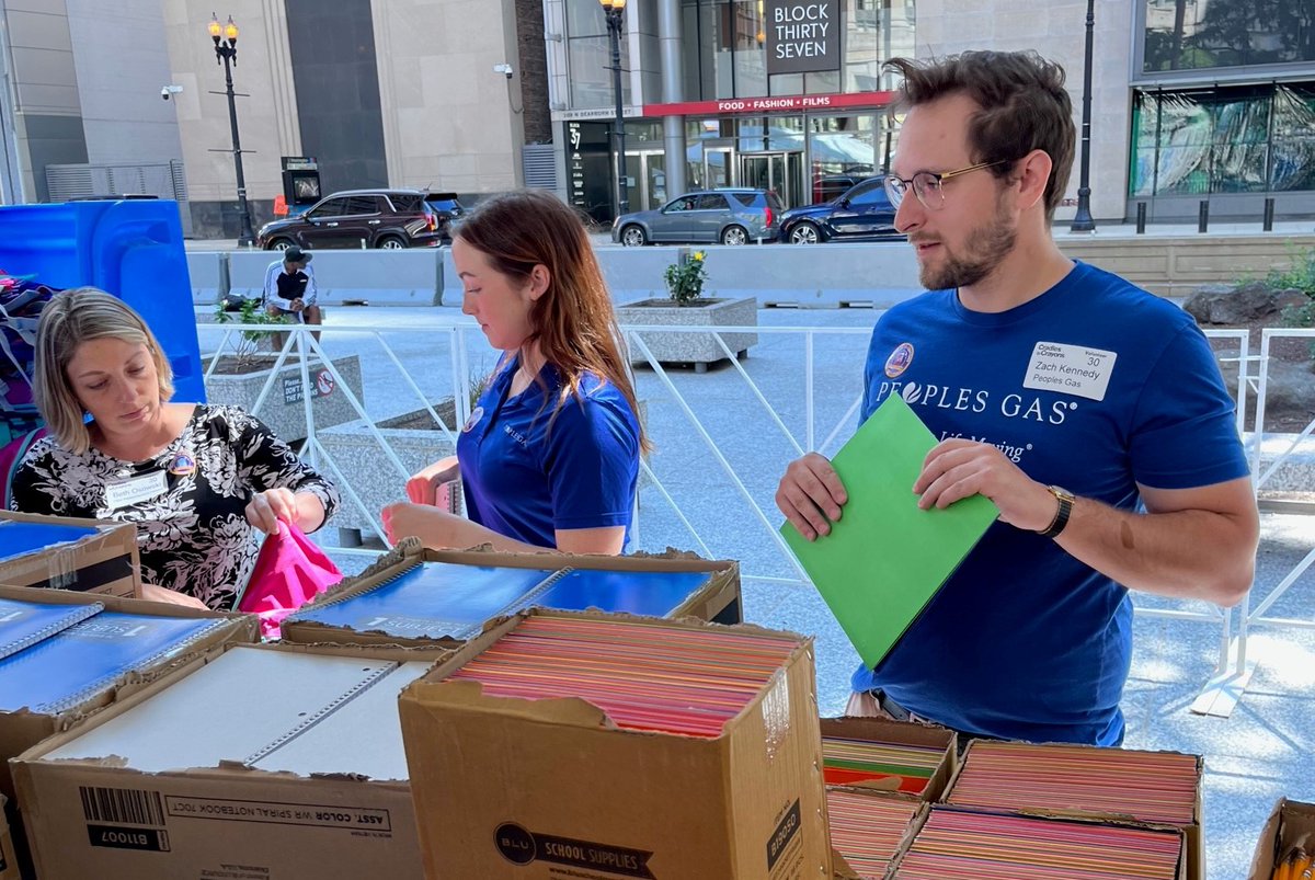 PeoplesGasCHI's tweet photo. Team members from our Next Generation Network business resource group volunteered to help the @C2CChicago โReady for Learningโ initiative. They personally packed 900 backpacks with school supplies to help ensure every student was ready for school!
#ReadyforLearning #BackpackAThon https://t.co/iGtawKDngk