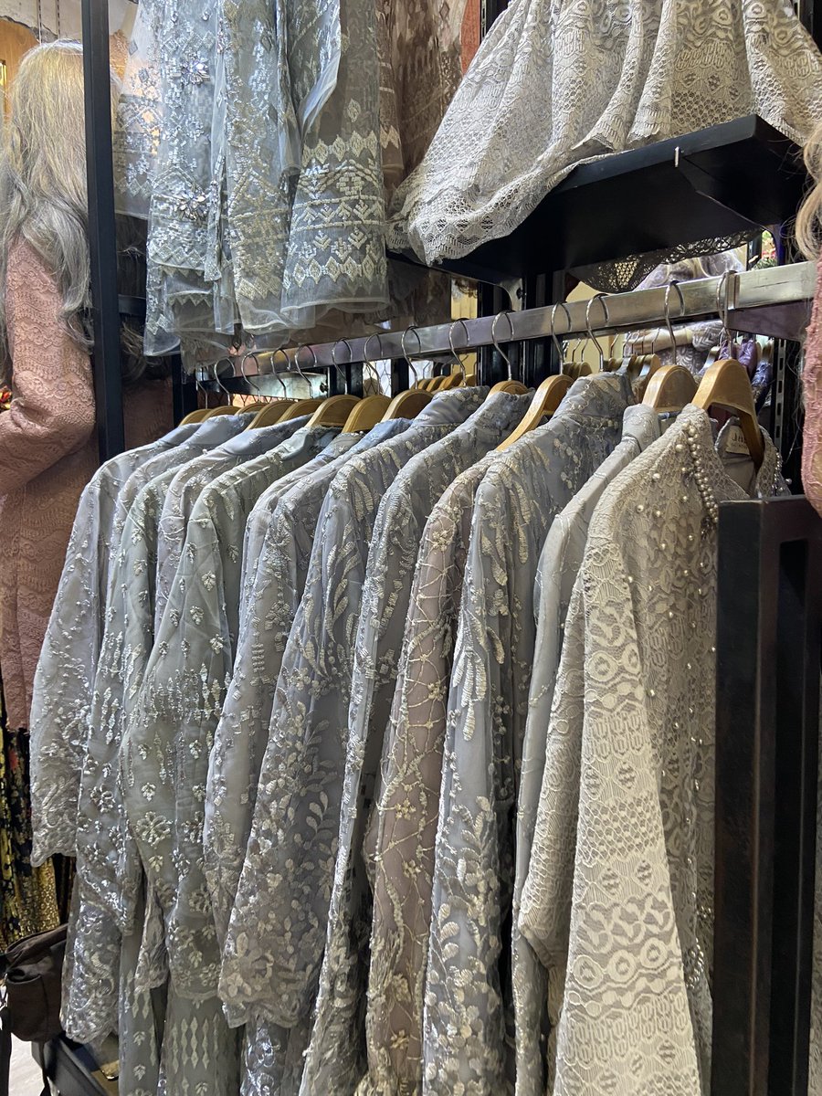 kforkinsley's tweet photo. BENER-BENER LOVE BANGET SAMA PELAYANAN TOKO KEBAYA INI 😭🤏🏻 ABIS BELI LAGI &amp; LANGSUNG DIGOJEKIN.

AKU AMBIL PIC KEDUA DAN PAS DATENG SESUAI SAMA DI FOTO💯💯

HIGHLY RECOMMEND BUAT KALIAN YG LAGI CARI KEBAYA, MODEL BAGUS &amp; HARGA AFFORDABLE 💯 https://t.co/FWlsqnKj4W