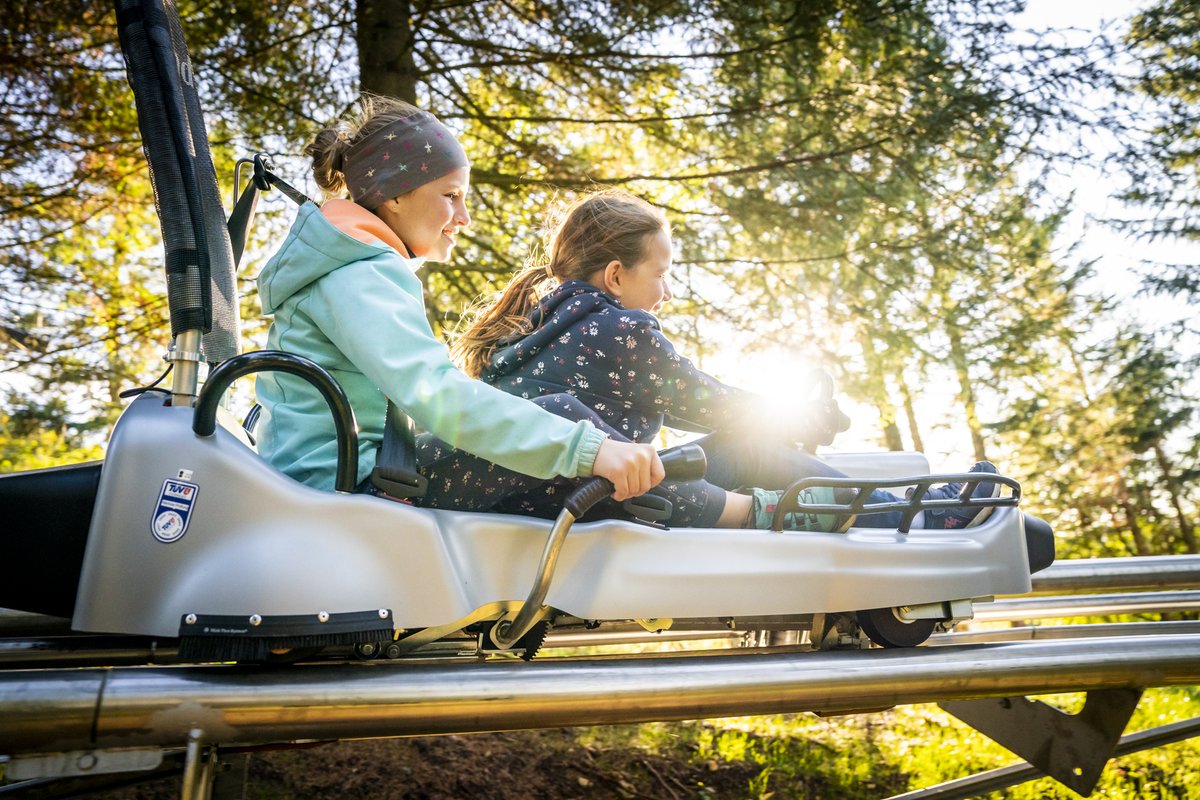 [  ACTIVITÉ  ]
L'été n’est pas encore fini à Métabief ! En Septembre, venez faire le plein de sensations et profiter des pistes VTT,  des sentiers de randonnées, de la luge des Cimes et des autres activités !
ℹ️station-metabief.com/fr/ouverture-e…
📷 Ben Becker