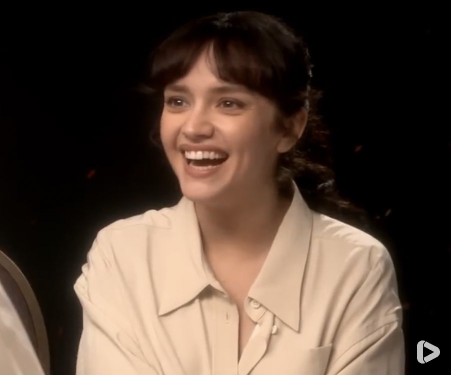 rhagertha's tweet photo. interviewer: “which family would you rather be in? the hightowers or the targaryens?”

olivia cooke: “ yeah, targaryens” https://t.co/nrmbTeOqSF