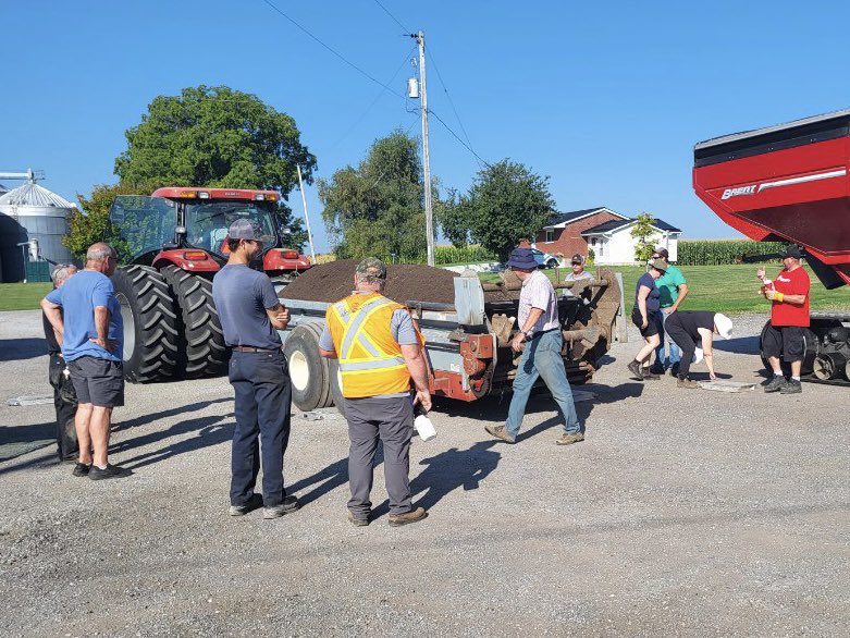 QuinteSoilCrop's tweet photo. The Ontario Compaction Team, local Soil & Crop volunteers and our equipment Sponsors are starting the sensor readings in preparation for Thursday’s big event. #QuinteCompactionDay
Get your tickets here https://t.co/j0BPBR57kh https://t.co/SIr1PP2jNq