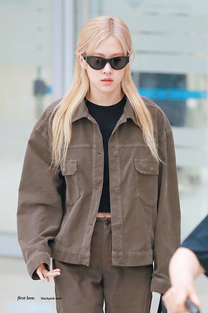 firstlove_rose's tweet photo. 230830 ICN

🤎 https://t.co/nwe3a6WxLH

#블랙핑크 #로제
#BLACKPINK #ROSÉ
@BLACKPINK https://t.co/IIv7zy2ZEJ