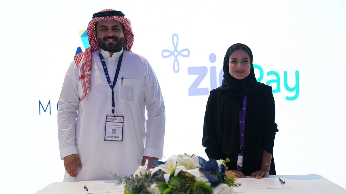 moyasarcom's tweet photo. نسعد بالاعلان عن توقيع مذكرة تفاهم في معرض #SeamlessKSA بين شركة مُيسَّر المالية و شركة @zidappcom لتعزيز و تطوير تجربة المدفوعات عبر ZidPay سعياً منا لتمكين التجارة الالكترونية.
#التجارة_الالكترونية
#fintch https://t.co/rKMXqR7uSU