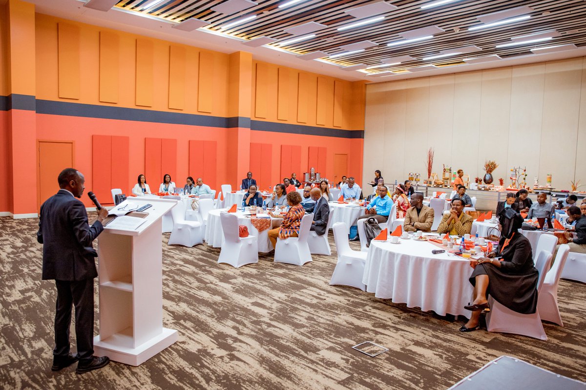 RWN_WomenNet's tweet photo. Among the recommendations made was the need of decentralizing such dialogues at provincial and district levels in order to inform more citizens on the newly revised constitution. https://t.co/eV5R2zuWY2