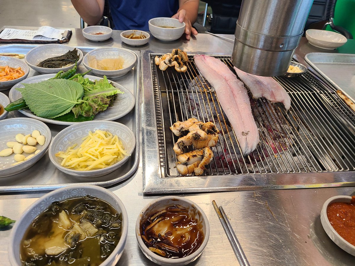 dogpigbot's tweet photo. 장어 https://t.co/UFZVW1nrTx