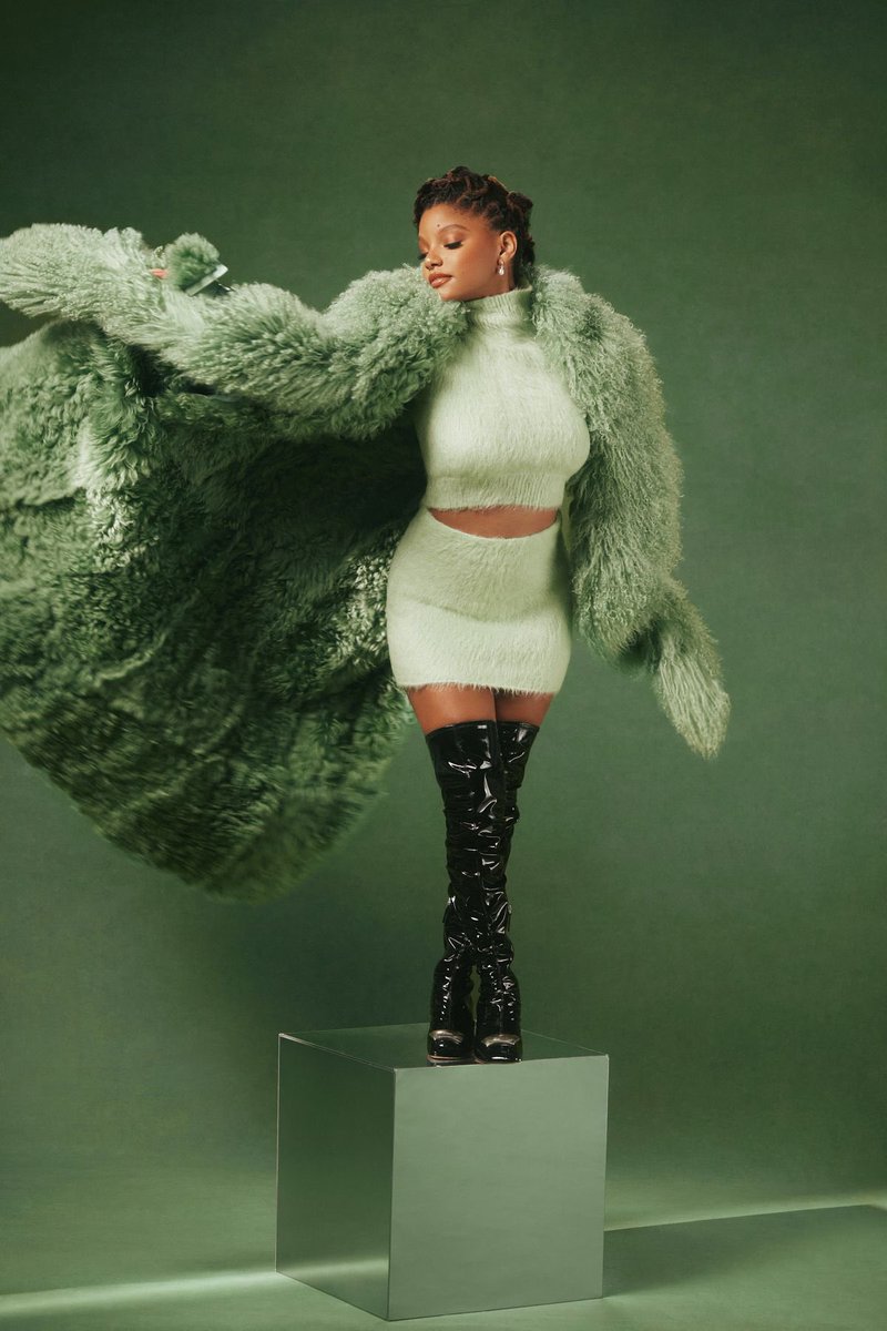 FilmUpdates's tweet photo. Halle Bailey photographed by Lenne Chai for Cosmopolitan Magazine https://t.co/ZoiIGO7mMA