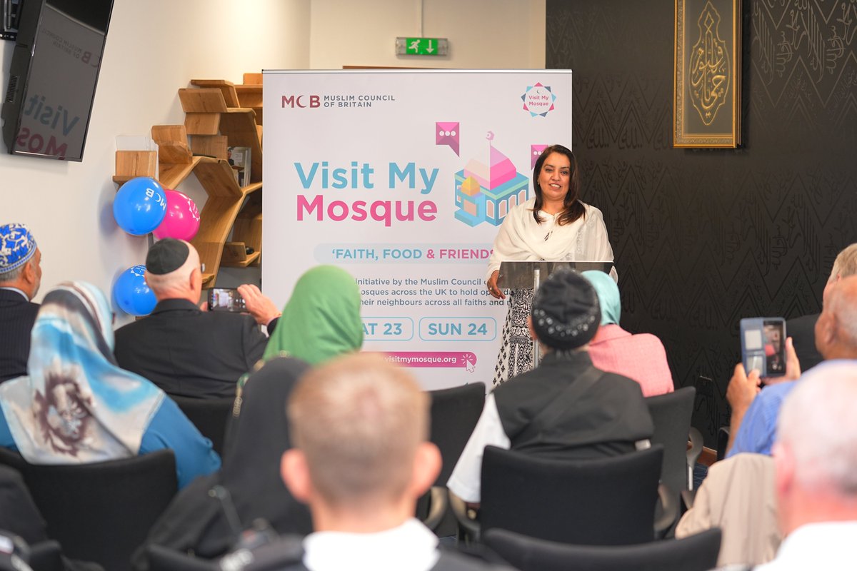 ZaraM01's tweet photo. We had a powerhouse of women, speaking and helping out ❤️ a special thanks to @sufiaalam121 for hosting #NorthernPower #VMM @MuslimCouncil https://t.co/tNHdLm12Sn