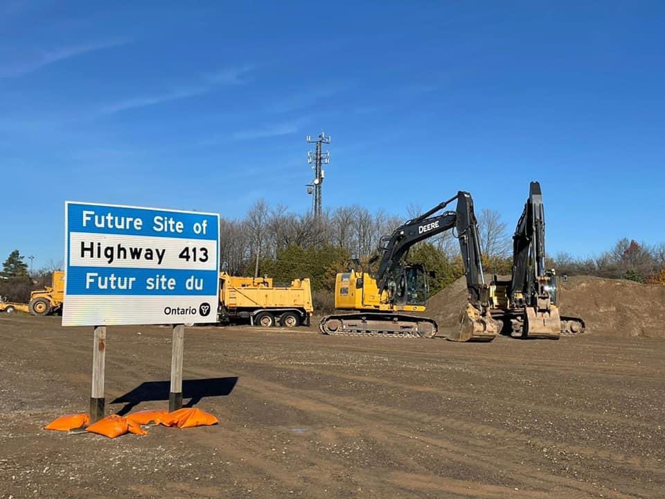 PrabSarkaria's tweet photo. It was an honour to be sworn in as #Ontario’s Minister of Transportation. 

I’m truly honoured and grateful to be chosen for this important role.

Our government has a clear plan to get much-needed transit built for the people of Ontario, which includes getting shovels in the ground for Highway 413🛣 and the Bradford Bypass🚛! #onpoli