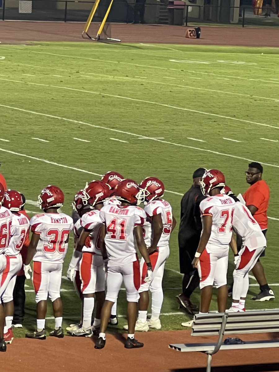 THEHamptonHigh's tweet photo. Check out the happenings from our 1st week at THE Hampton High! Inspiring the great minds of Crabbers! Also, thank you to @MyLibertyLive for "popping" by to reward our staff! #WeAreHCS #CrabberPride https://t.co/0kvdwuiERS