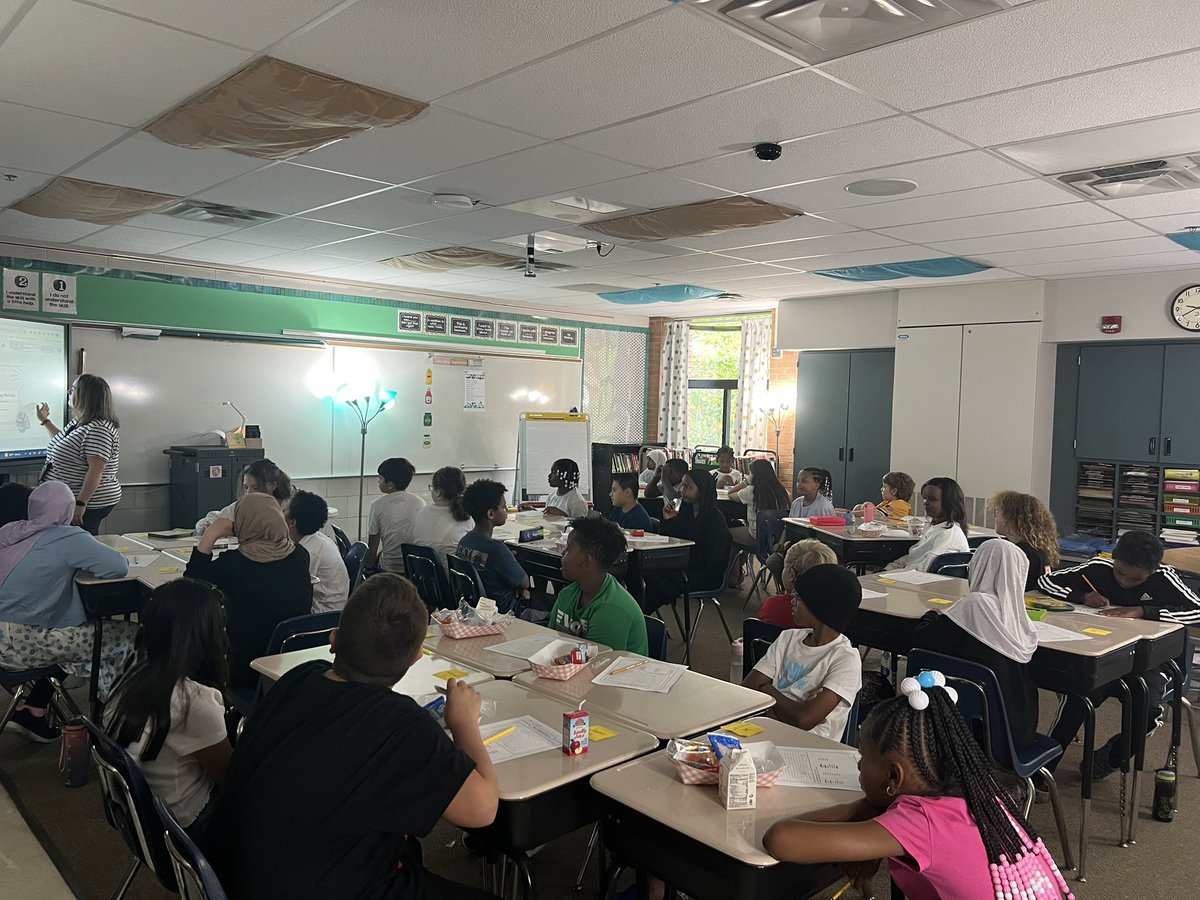 gideon_pond's tweet photo. Our 5th graders are off to a great start. We are excited for their journey this year and the leadership they bring to our school community. So proud of our 5th-grade teachers, Mrs. Rau and Mrs. Selby! #One91BackToSchool #FutureReady #CommunityStrong #PondPride https://t.co/LMiukAKG3T