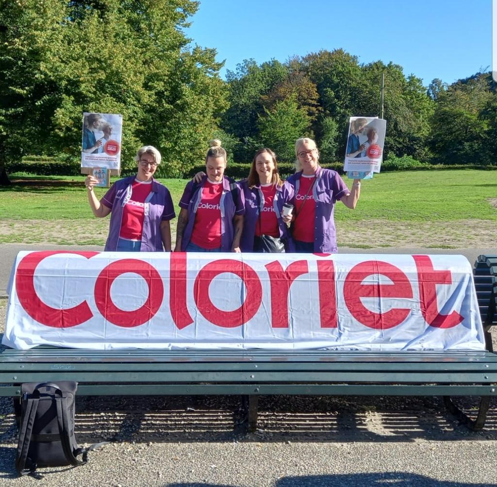 Vandaag waren onze collega's van Leren &amp; Ontwikkelen aanwezig, namens alle collega's van Coloriet, tijdens de Landelijke Actiedag Ouderenzorg in Den-Haag! Een van hen werd zelfs geïnterviewd door de NOS.

>> npostart.nl/nos-journaal/0…

#geefdeouderenzorgzuurstof #voorallecollegas