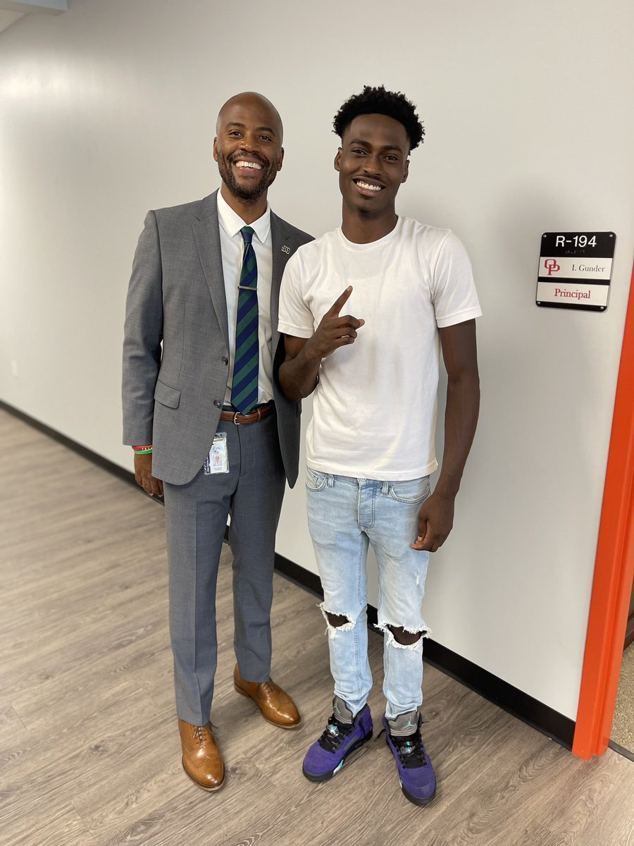 Mrgetlive3x's tweet photo. I would love to thank these 2 very special people. Without them I wouldn’t be in college right now. Love Ms.destiny and Mr.Gunder #Raiderpride https://t.co/sH9jAdBOW0