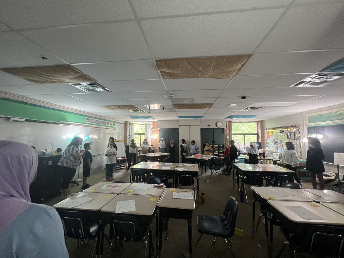 gideon_pond's tweet photo. In each classroom at Gideon Pond, the day starts with a community circle, fostering unity and allowing everyone's voices to be heard. Our gratitude goes to the teachers who lead this important morning ritual every day. #One91BackToSchool #FutureReady #CommunityStrong #PondPride https://t.co/njVTAkfqeQ