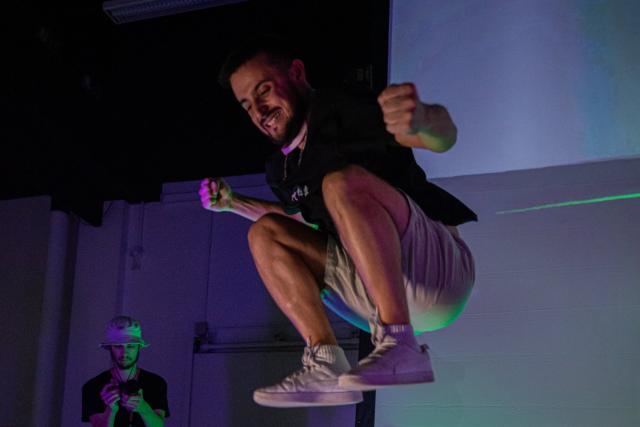 lequipe's tweet image. Vainqueur du Tera, le plus grand tournoi de l'histoire de « Super Smash Bros Ultimate » en Europe, ce dimanche à Rungis, le Français William « Glutonny » Belaïd est revenu pour « L'Équipe » sur ce succès fou, aboutissement de longs mois de travail.
ow.ly/WNNL50PHSHm