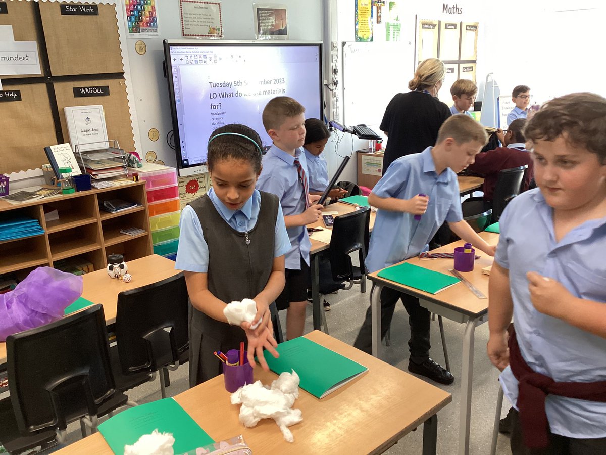 Faith_Year5's tweet photo. Y5 have been investigating the properties of materials today. Wood v plastic. Fabric v foil. Lots of talking and new vocabulary! #primaryscience https://t.co/aYTLCYQXLF