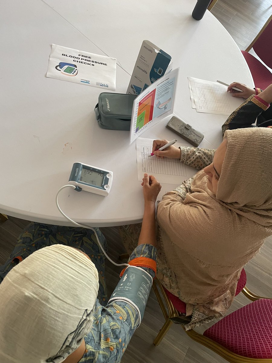 communityone1's tweet photo. Community Hub is back 🎉. 

We had: 
🔹Tea, Coffee and Refreshments 
🔹Free Blood Pressure Checks
🔹High Intensity Workout 
🔹Low intensity Workout
🔹 Warm meal
If you’re interested in joining in, then pop down to the pakistan community centre next Tuesday between 10-2pm. https://t.co/kzA0CogGtm