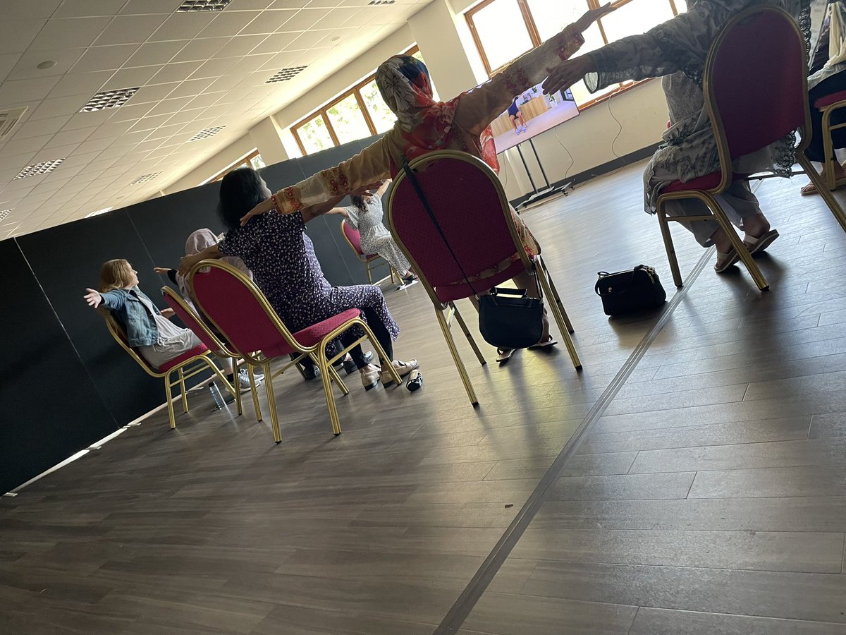 communityone1's tweet photo. Community Hub is back 🎉. 

We had: 
🔹Tea, Coffee and Refreshments 
🔹Free Blood Pressure Checks
🔹High Intensity Workout 
🔹Low intensity Workout
🔹 Warm meal
If you’re interested in joining in, then pop down to the pakistan community centre next Tuesday between 10-2pm. https://t.co/kzA0CogGtm