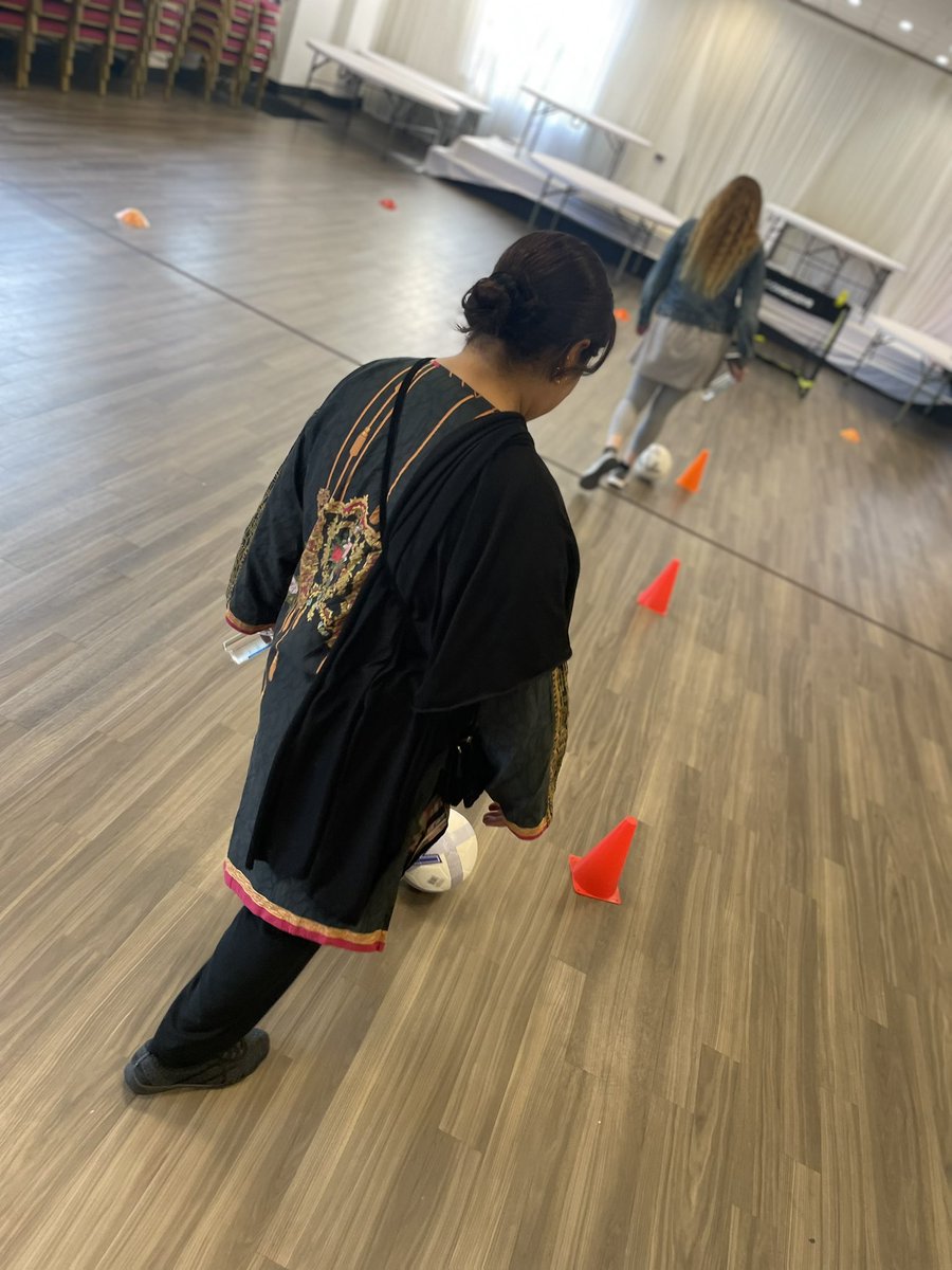 communityone1's tweet photo. Community Hub is back 🎉. 

We had: 
🔹Tea, Coffee and Refreshments 
🔹Free Blood Pressure Checks
🔹High Intensity Workout 
🔹Low intensity Workout
🔹 Warm meal
If you’re interested in joining in, then pop down to the pakistan community centre next Tuesday between 10-2pm. https://t.co/kzA0CogGtm