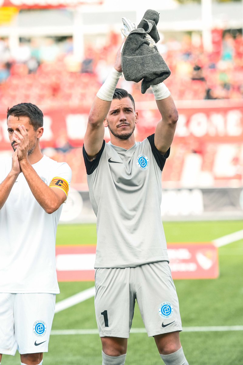 Estreno de liga especial, partido muy difícil en un campo complicado donde se sumaron los 3 primeros puntos de liga. Esfuerzo inmenso realizado del equipo, esto continúa. Agradecido por el recibimiento de la afición Egarenca GRACIAS👏❤️!!!!
@cfbadalona_futur🔵
<a href="/twofivegloves/">TwoFive</a>🧤