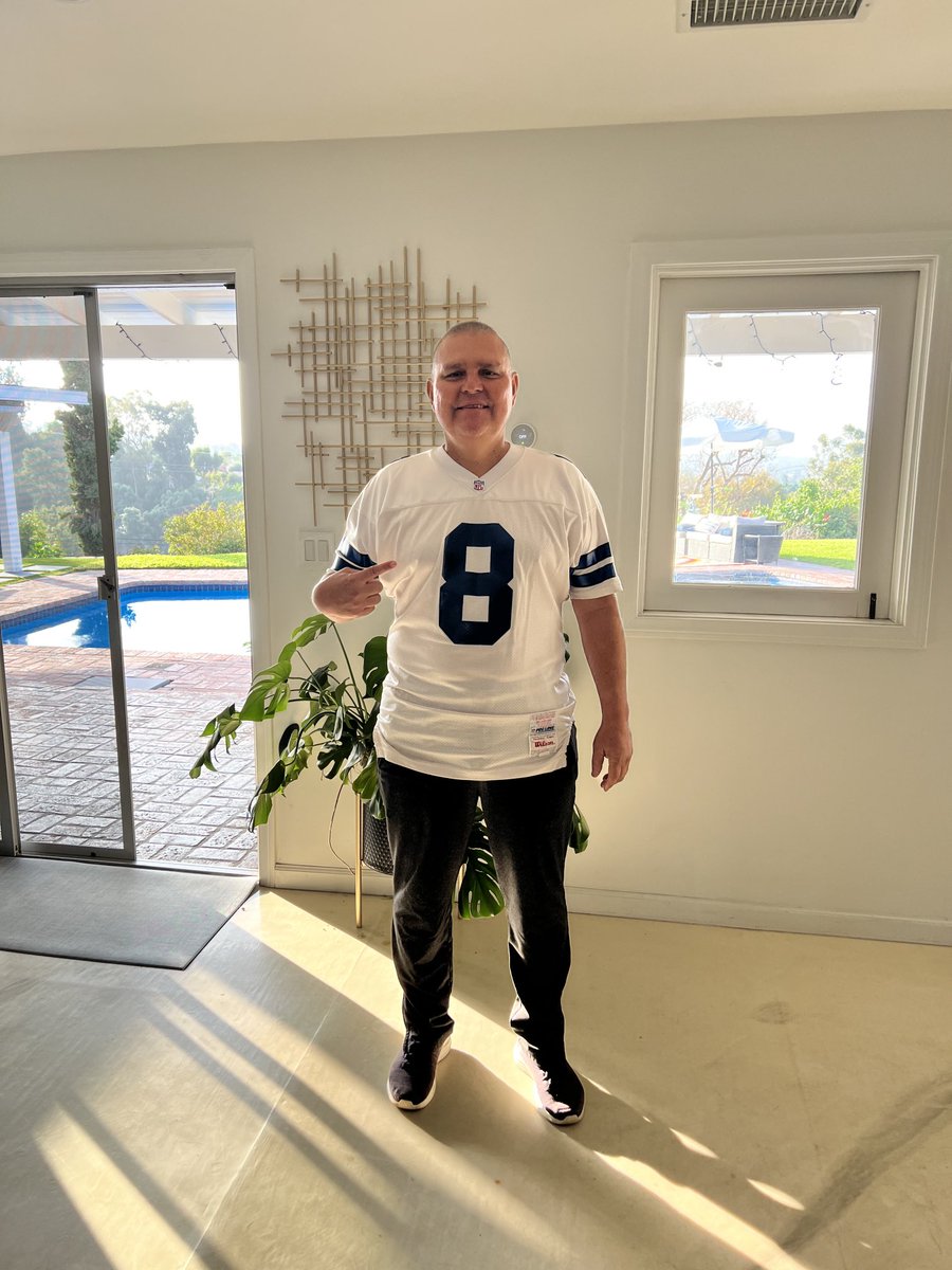 duran_ulysses's tweet photo. Going for chemo #8 ⁦@dallascowboys⁩ https://t.co/GOodv83hbf