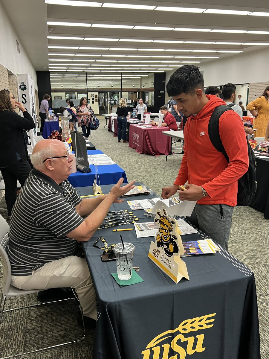 SCCCLiberalKS's tweet photo. Transfer Fair is underway! Until noon! #scccsaints #gosaints #transferfair #studentsuccess https://t.co/IuhcejnXtw