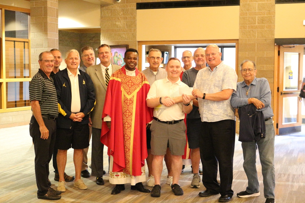 KnightsSFA's tweet photo. We're lucky to have seminarians from St. Francis of Assisi dedicated to serving the Diocese of Des Moines. Recently, our Council presented one of our seminarians, Mike Mahoney, with financial support to continue on his journey to the Priesthood.

#catholic #knightsofcolumbus https://t.co/Z5asi7ujCs