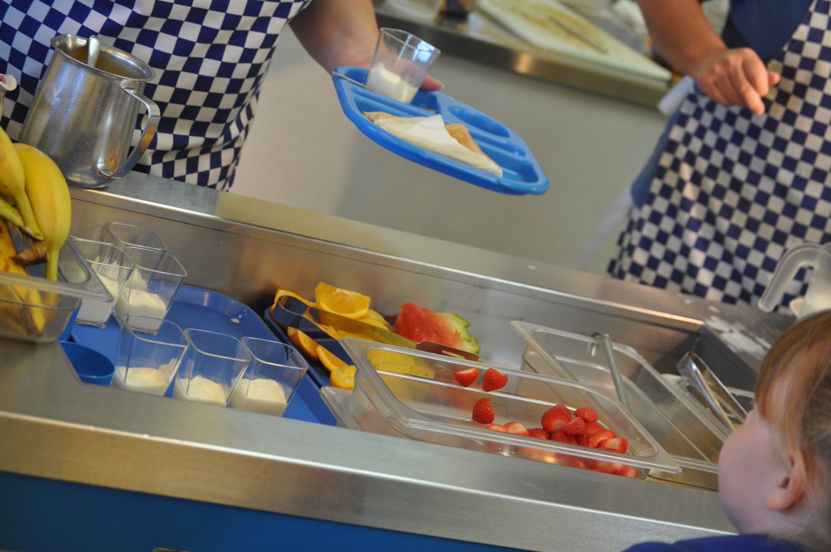 Day 2 of Health Week Scotland ad we were invited to the canteen for a special healthy breakfast.  Thank you to our wonderful canteen staff for their time and effort this morning, we know you are very busy.  We loved our healthy breakfast.