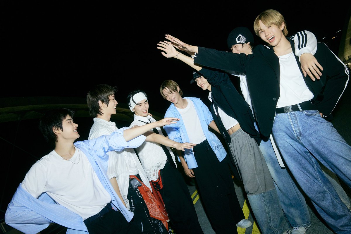 riizefiles's tweet image. ‘Get A Guitar’ officially wraps up its second day with 310,500 sales on Hanteo chart, making 488,765 total copies sold!

#RIIZE #라이즈 #RIIZE_GetAGuitar @RIIZE_official