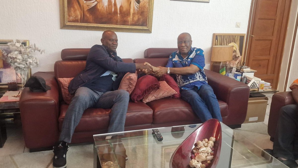 MBABESSA's tweet photo. Voici le #Gabon 🇬🇦dont nous rêvons : Unis dans la concorde et la fraternité...✌️
@BriceOligui 
@OndoOssaA_ https://t.co/vTaiHiqhKB