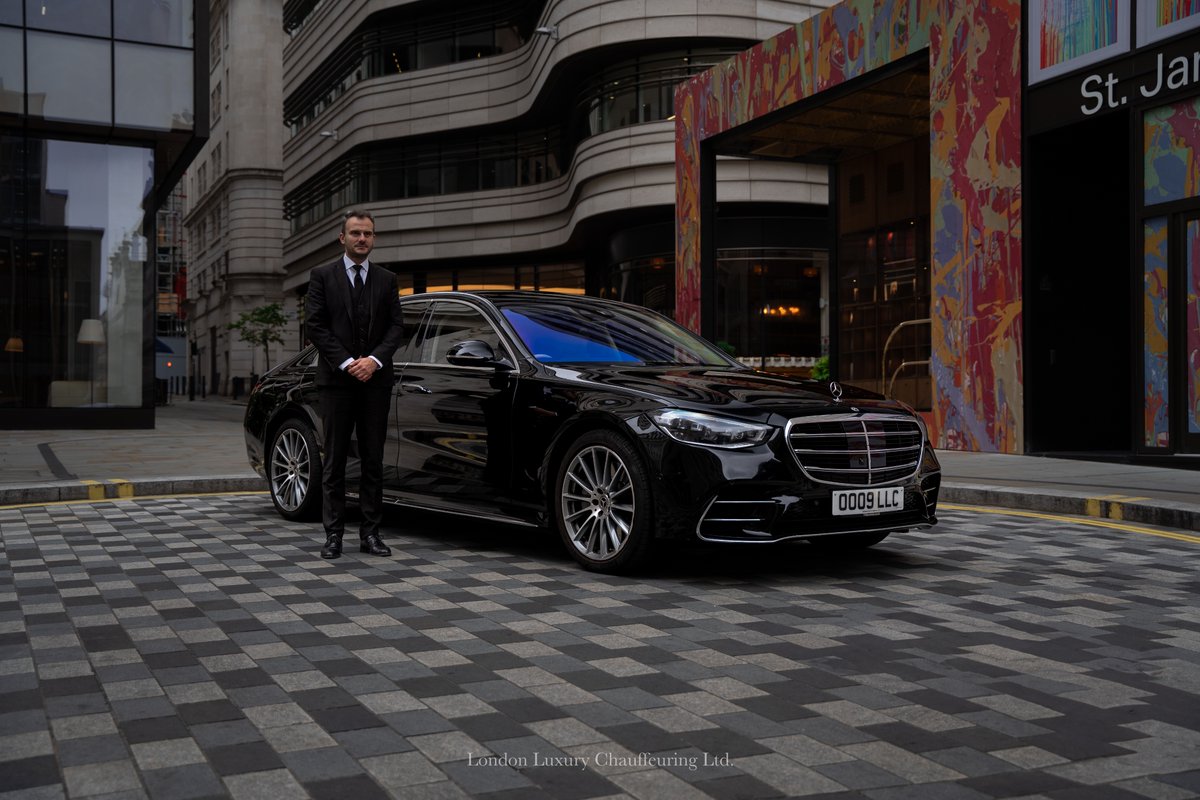 LLCCARS's tweet image. Mercedes Benz S Class + Chauffeur 🎩

📧 info@llccars.co.uk
📞 0208 004 1555
🌐 llccars.co.uk
📥 DM for enquiries

#llccars #londochauffeur #chauffeurservice #luxurylife #luxurycars #vipservice #chauffeurdriven #chauffeurs #sclass #mercedes #mercedesbenz #mercedessclass
