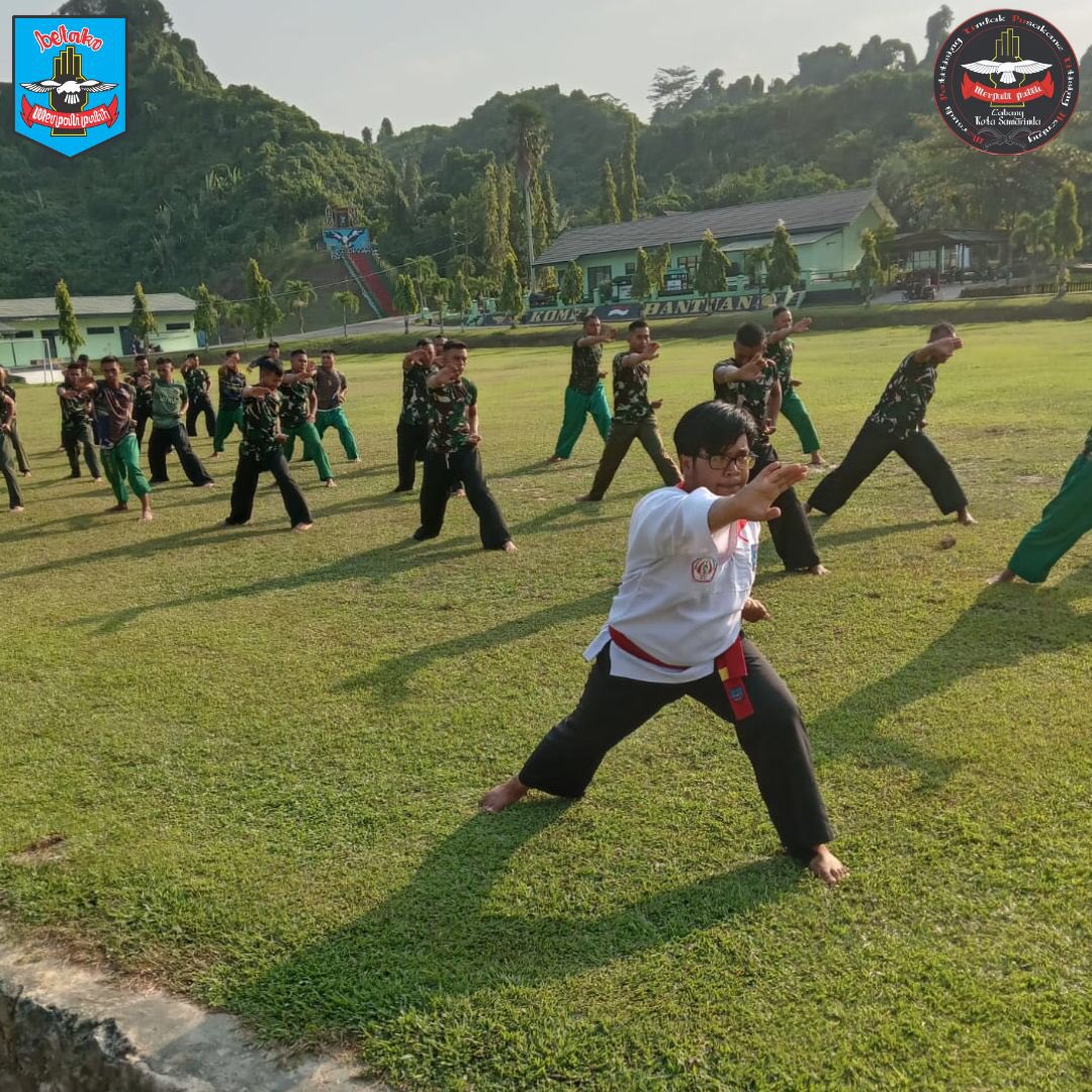 mp_samarinda's tweet image. Kegiatan MP Cab. Kota Samarinda, melaksanakan latihan rutin di Mako Yonif 611/AWL. Latihan tata gerak dasar dan penguatan menggunakan bambu raut merupakan materi utama yg diberikan utk mempersiapkan diri mengikuti kegiatan UKT
🔴🕊️⚪️
#ppsbetakomerpatiputih
#silat
#ipsi