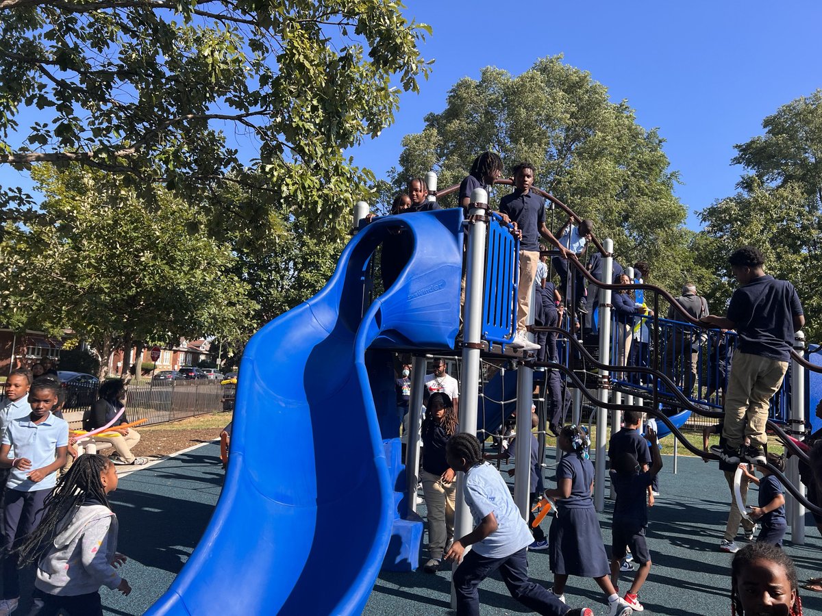 ChiPubSchools's tweet photo. Avalon Park ES, Home of the Eagles, is celebrating the opening of a brand-new and modern playground – one of more than 50 new playgrounds completed for the 2023-24 school year! https://t.co/cJvl8BOTPu