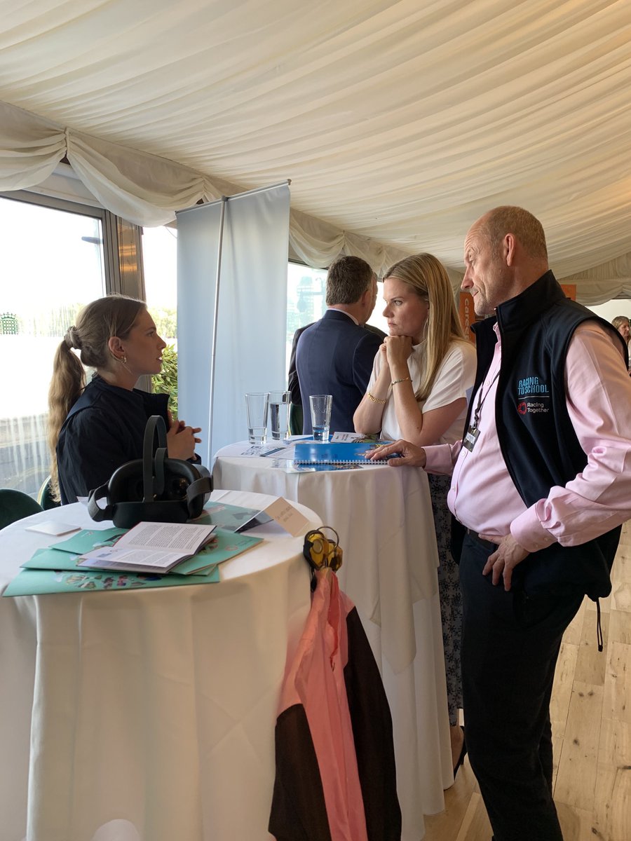 Great to speak to sponsoring MP ⁦@Laura__Farris⁩ this afternoon about our work with young people in her constituency at ⁦⁦@NewburyRacing⁩ ⁦@TheJockeyClub⁩
#inspiringyoungpeople #nextgeneration