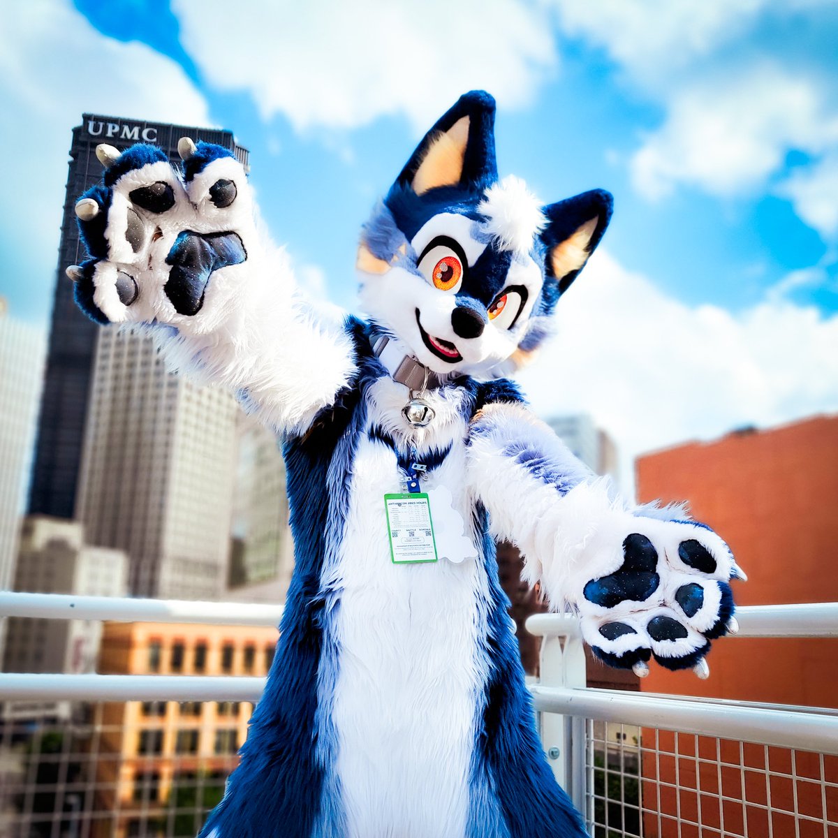 ItsNightzy's tweet photo. Want a hug? 🤗 https://t.co/GimR3zrHfp