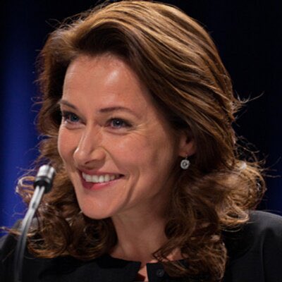 Jag hoppades verkligen att Birgitte Nyborg  spelades av Gillian Keegan, men så är det tydligen inte???

För referens:
Vänster: Keegan, Höger: Nyborg.