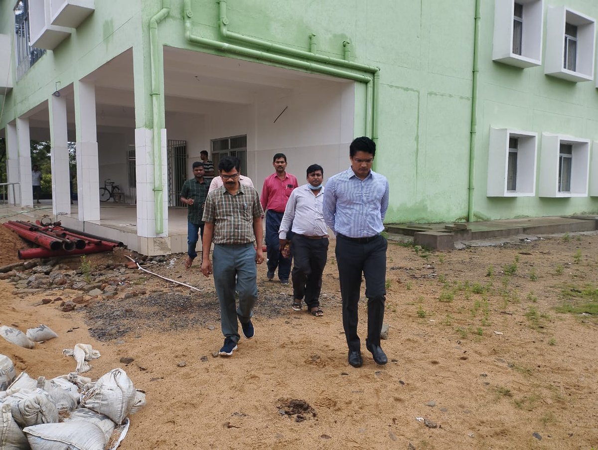 DMBaleshwar's tweet photo. #CollectorBalasore visited #Simulia block and reviewed the ongoing transformation works of #Simulia College and Hospital under 5T. #collegeTransformation #AmaHospital 
@CMO_Odisha  @MoSarkar5T  @DHE_Odisha  @HFWOdisha https://t.co/JUrkkjoOVA