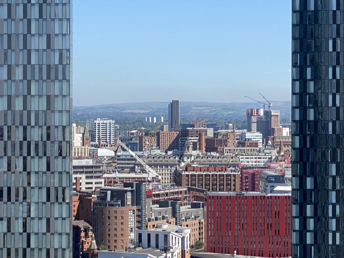 InsiderGuideTHS's tweet photo. View from #theblade - part of the @NewJacksonMcr development in #manchester There’s an incredible new lifestyle included with these apartments, available via @OrlandoreidM #newjacksonmcr #renaker #citycentreliving https://t.co/fZSwiPiwHY