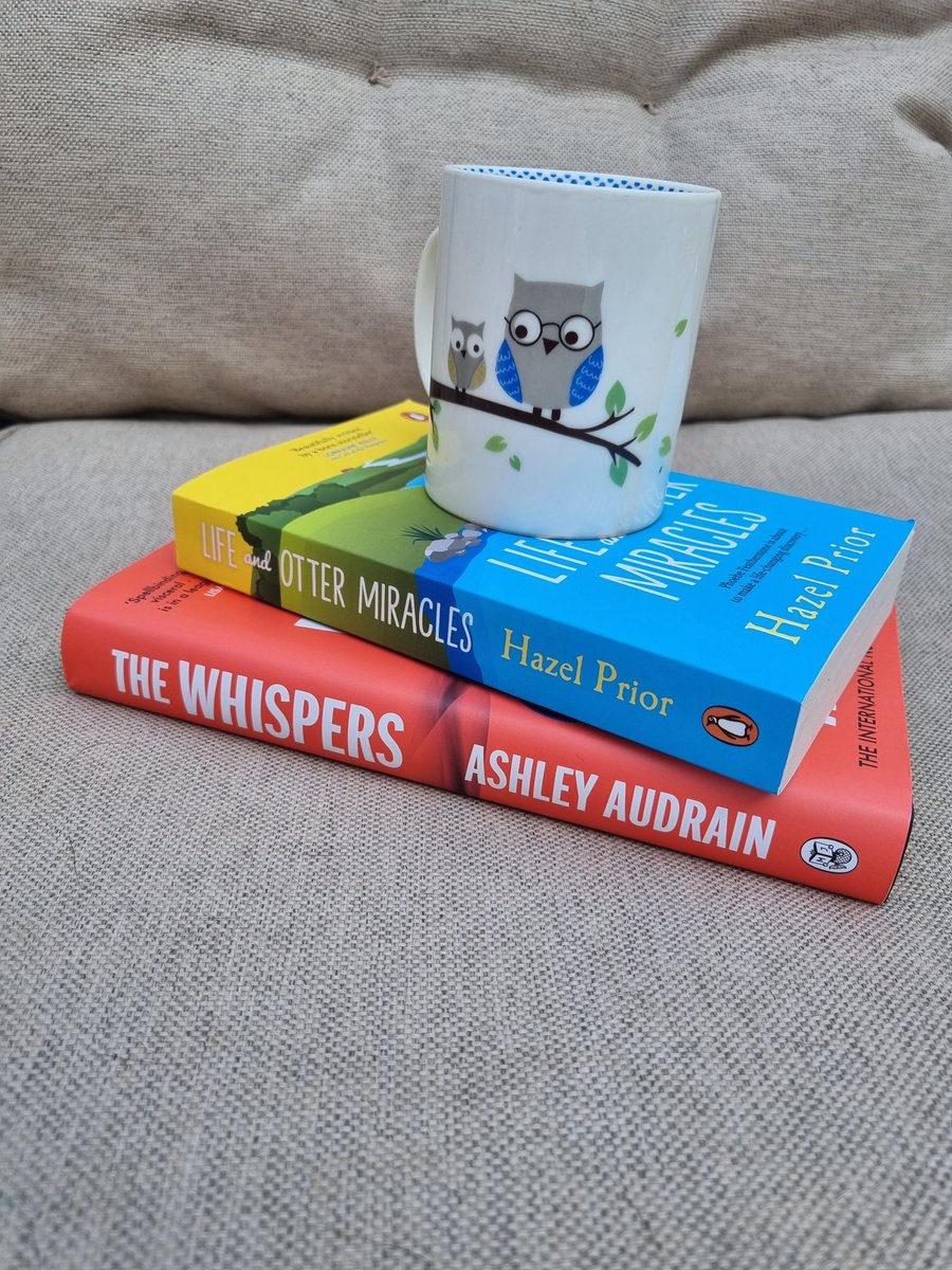 #coffeeandcurrentlyreading 

❓️What's your current read?

I've got 2 on the go!

📚 Life and Otter Miracles by @HazelPriorBooks 

📚 The Whispers by #ashleyaudrain 

Really enjoying them both ❤️

#booktwt #BookTwitter #bookblogger