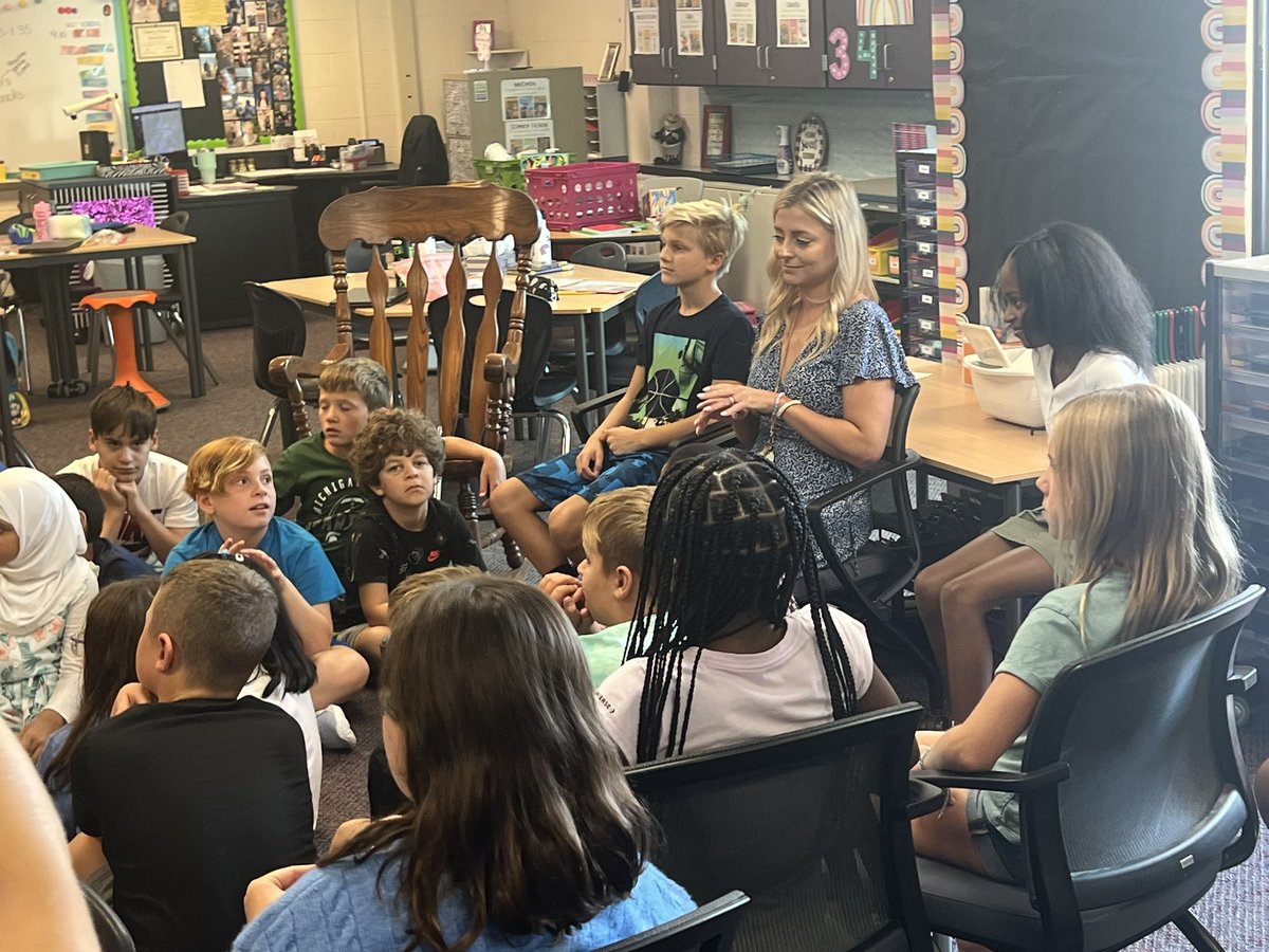 BenMainka's tweet photo. On the first day of school Mrs. Hand and Mrs. LaPorte are building community and relationships with their classes. They understand how critical this work is and that doing this now instead of jumping straight to content will pay off exponentially later in the year! So impressed! https://t.co/7JnNvbcg83