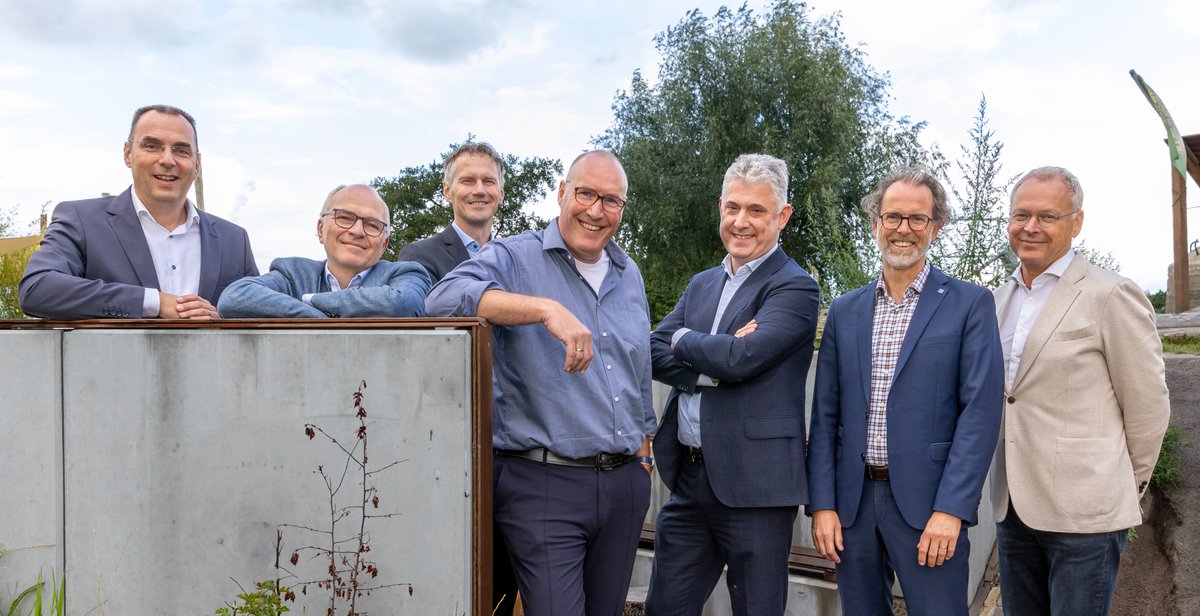 ET_Euregio's tweet image. Vorige week is de Adviesraad Valorisatie voor de #EinsteinTelescope geïnstalleerd. De adviezen van dit gremium van 6 deskundigen uit bedrijfsleven en industrie zijn belangrijk voor het versterken voor de Nederlandse deel van het valorisatieprogramma. bit.ly/3Z1mZ0V #LIOF