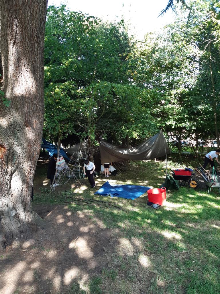 gracemountcg's tweet photo. Den building in progress https://t.co/rhvAdxTWMm