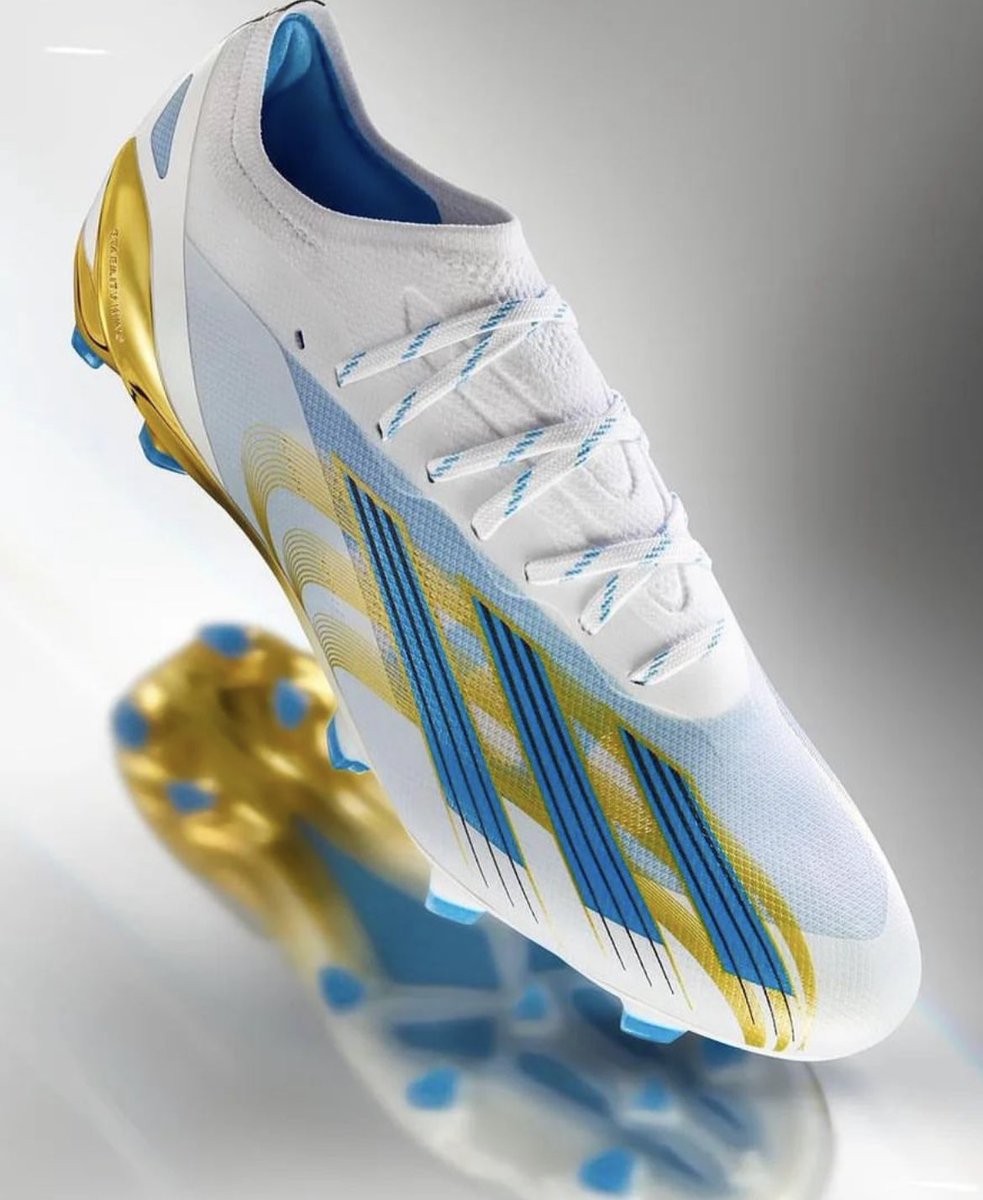CuriosidadesEU's tweet photo. Nova chuteira de Lionel Messi em homenagem ao título da Copa do Mundo. https://t.co/EgnkkLSPXq