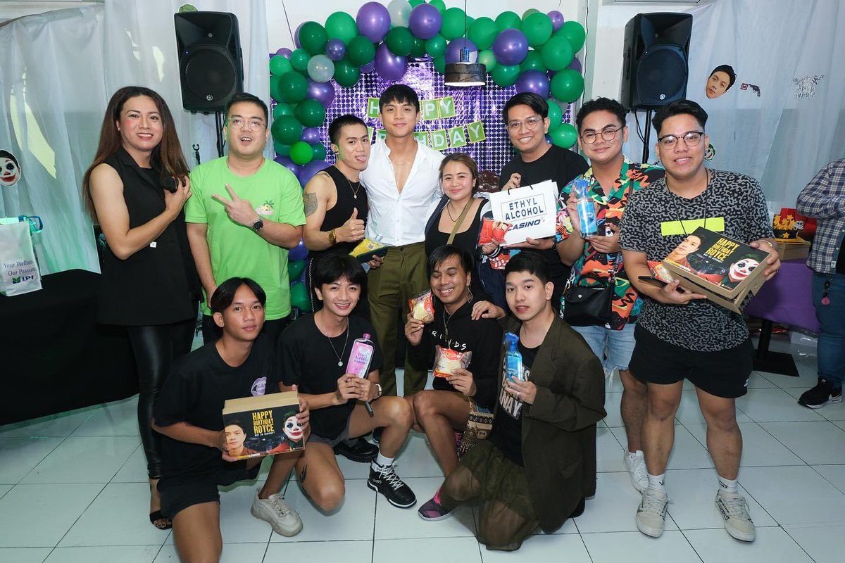 royce_squad's tweet photo. Happy 3rd anniversary Royce Squad And Happy Birthday Papi @RoyceCabrera ♥️♥️♥️ https://t.co/BCy7oOvJZ1