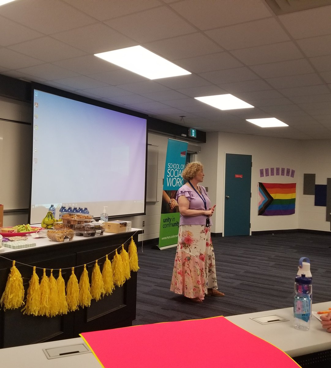 We hosted the BSW Orientation today for new students - our first in-person session since 2019! Thank you to our student volunteers for putting off a successful and welcoming event. Here is our Student Services Coordinator, Kim, answering questions from our new students!