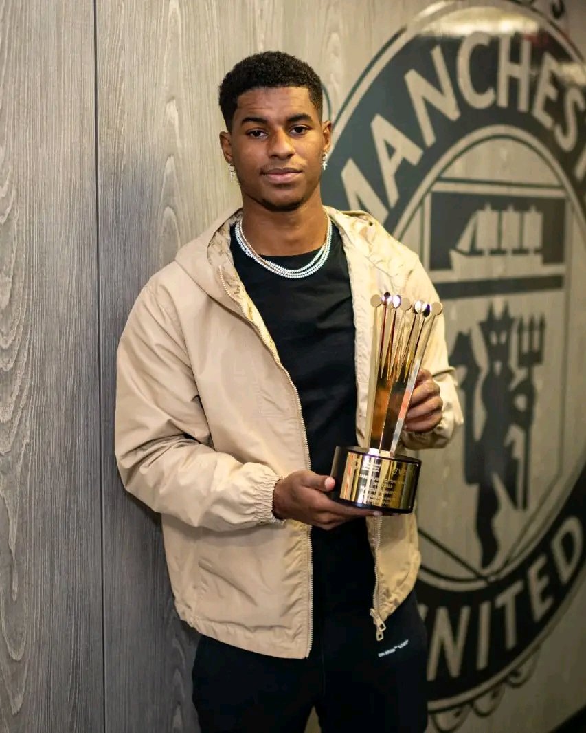Manutd9ja_'s tweet photo. The PFA Fans' Premier League Player of the Year: Marcus Rashford 🫶🏆

#MUFC #Rashford https://t.co/ZjRwmFtyHa