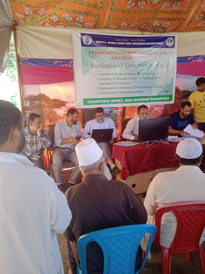dcbandipora's tweet photo. #BrashtacharMuktJK
#BrashtaCharMuktBandipora
#DigitalWeek2023
#DigitalTransformation
Awareness cum Grievance Redressal Programs held across the district by various departments. Some glimpses
@OfficeOfLGJandK
@diprjk
@ddnewsSrinagar
@dicbandipora https://t.co/N5aG1lv8wk