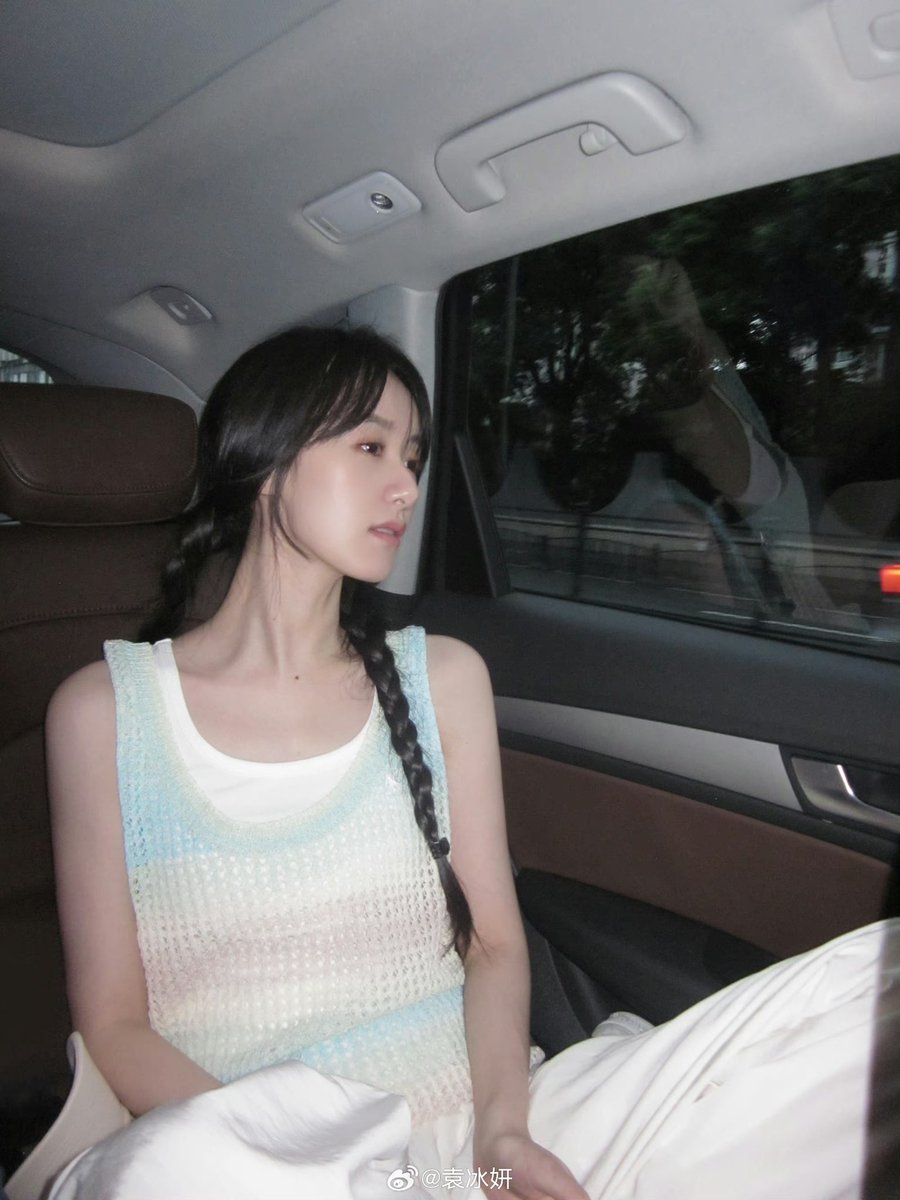 eatmelonn's tweet photo. trending on hot searches: #YuanBingYan was ruled as free from tax evasion!!

a lawyer explained that her company then had poor management of finances (usually outsourced) which led to overdue taxes. they were fined for not paying taxeson time, but not bcs they evaded it!! https://t.co/hFPYMmQPb4
