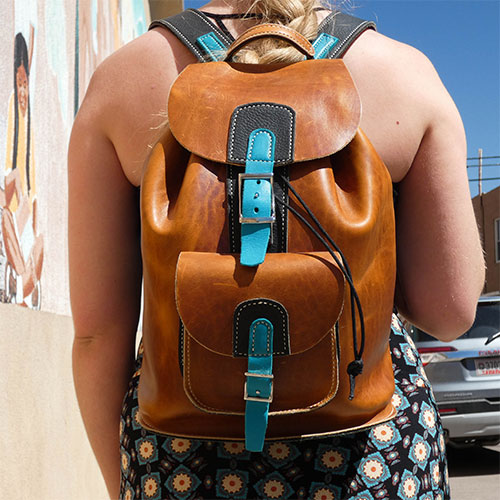 505Nomad's tweet photo. Kestrel Leather #handmade goods for men & women | #Leather and handwoven Navajo fiber arts - https://t.co/0yKfsOdrHi
He does custom orders for all of his designs (if you want specific colors or types of leather).
#artisan #custom #MadeinNewMexico #Gallup #gifts https://t.co/pfiMyCqsxb